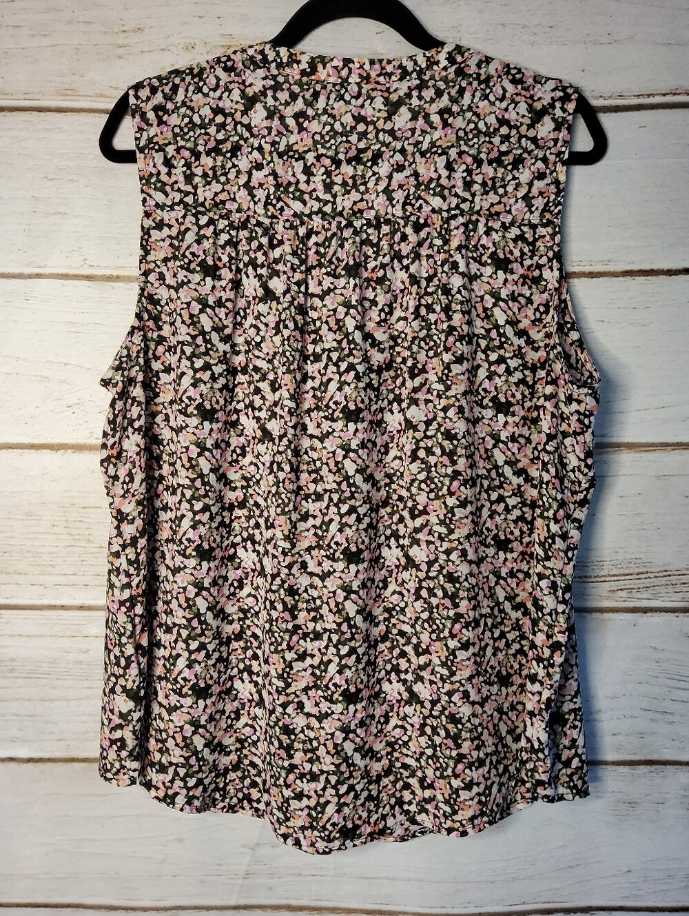 Women's Apt. 9 Pintuck Button Front Floral Sleeveless Top - Pink and Black - Picture 2 of 7
